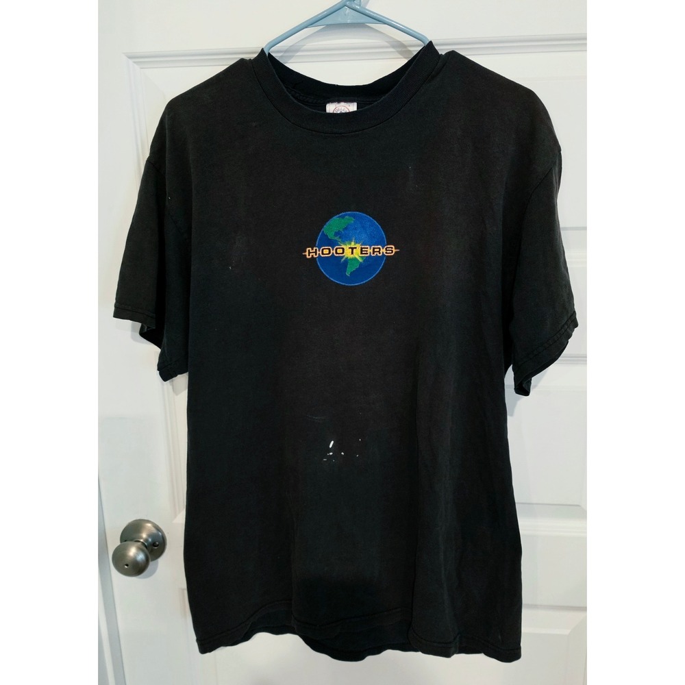 Hooters T Shirt Mens Large Black Cotton Vintage World Tour 2000 Y2K Grunge Shirt
